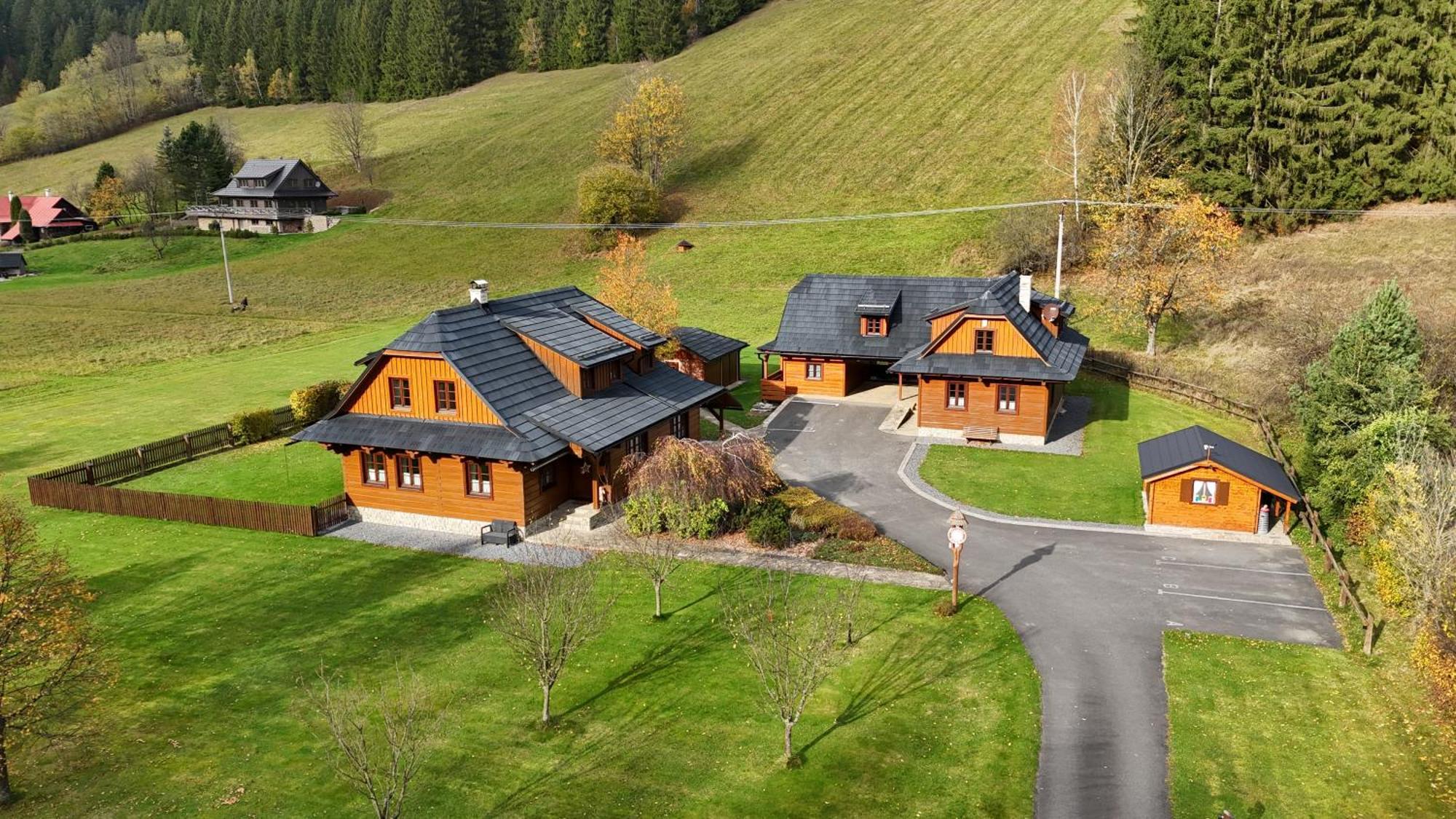 Valassky Dvur Velke Karlovice Exterior photo